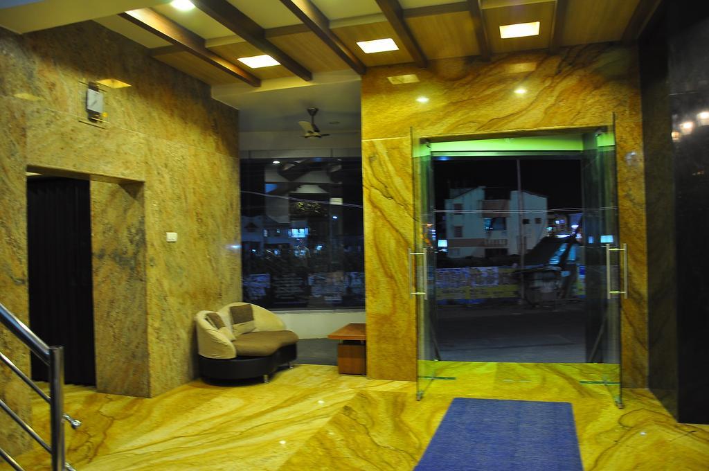 Sivamurugan Hotel Kumbakonam Exterior photo