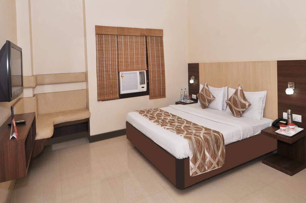 Sivamurugan Hotel Kumbakonam Exterior photo
